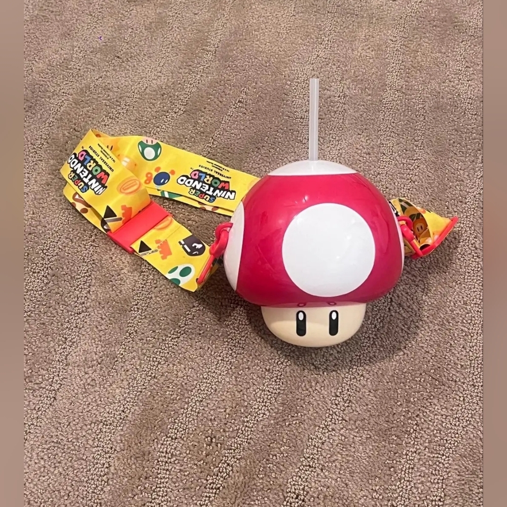 Universal Studio Mario, super Mario water cup mushroom cup